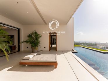 House with pool for sale in Costa Adeje