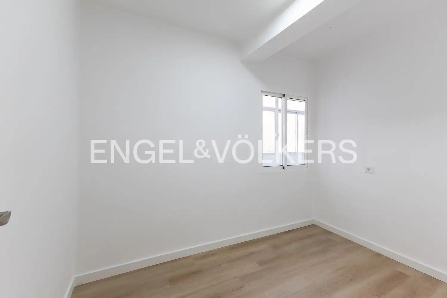 Habitación de Piso en venta en Valencia con Calefacción y Balcón
