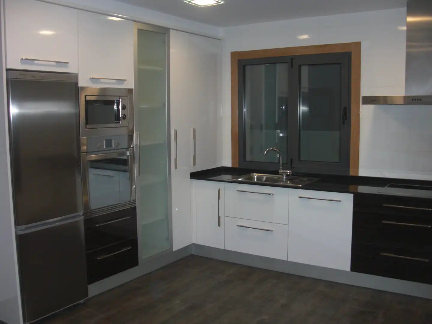 Cocina de Casa o chalet de alquiler en Vigo  con Jardín privado, Terraza y Alarma