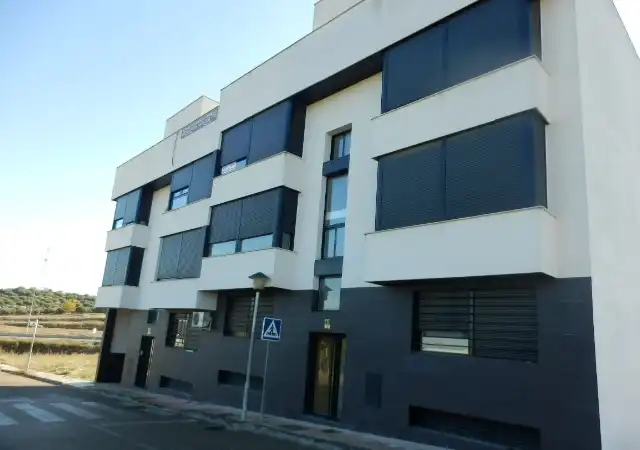 Vista exterior de Garaje en venta en Mengíbar