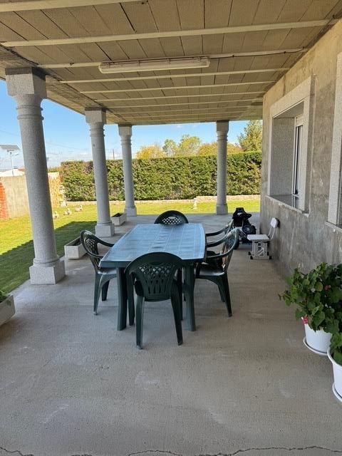 Terrassa de Casa o xalet en venda en Calvarrasa de Arriba amb Calefacció, Jardí privat i Terrassa