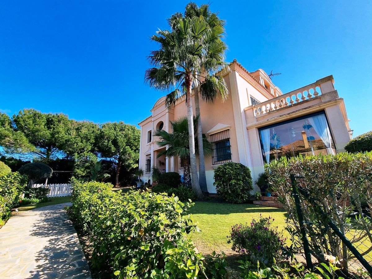 Garden of Single-family semi-detached for sale in Sotogrande  with Air Conditioner, Private garden and Swimming Pool