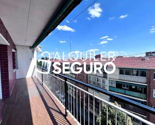Exterior view of Flat to rent in  Madrid Capital  with Heating, Terrace and Furnished