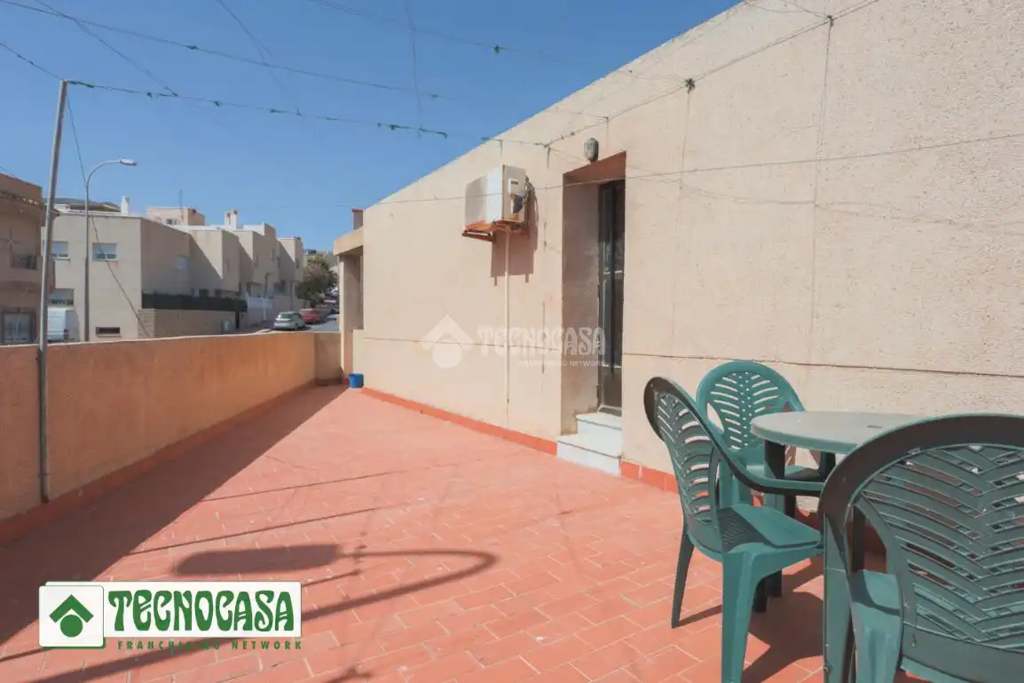 Terrasse von Einfamilien-Reihenhaus zum Verkauf in Adra mit Terrasse
