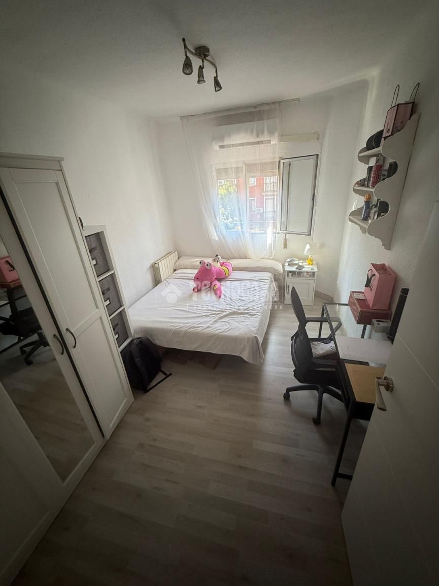 Bedroom of Flat for sale in  Madrid Capital  with Air Conditioner, Heating and Terrace