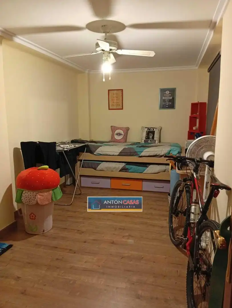 Schlafzimmer von Wohnung zum Verkauf in Elda mit Klimaanlage, Möbliert und Balkon