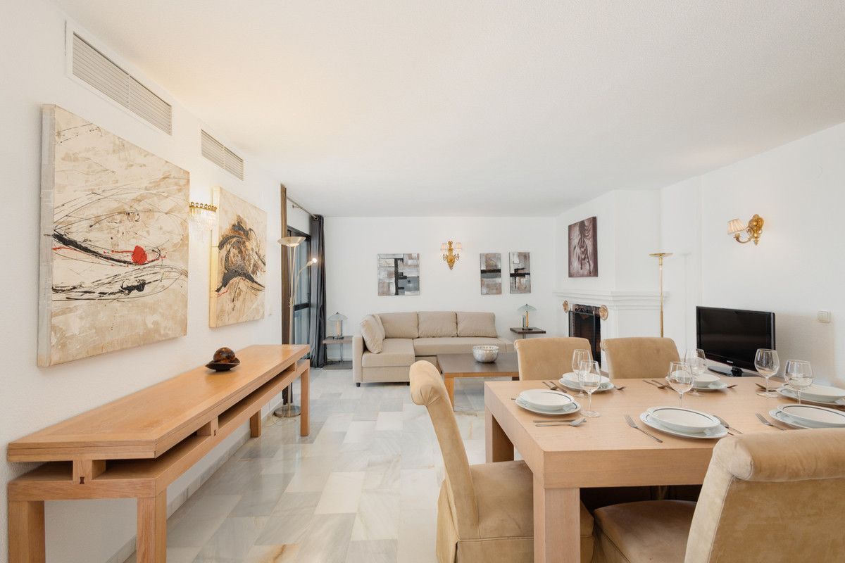 Sala de estar de Apartamento de alquiler en Marbella con Aire acondicionado, Calefacción y Terraza
