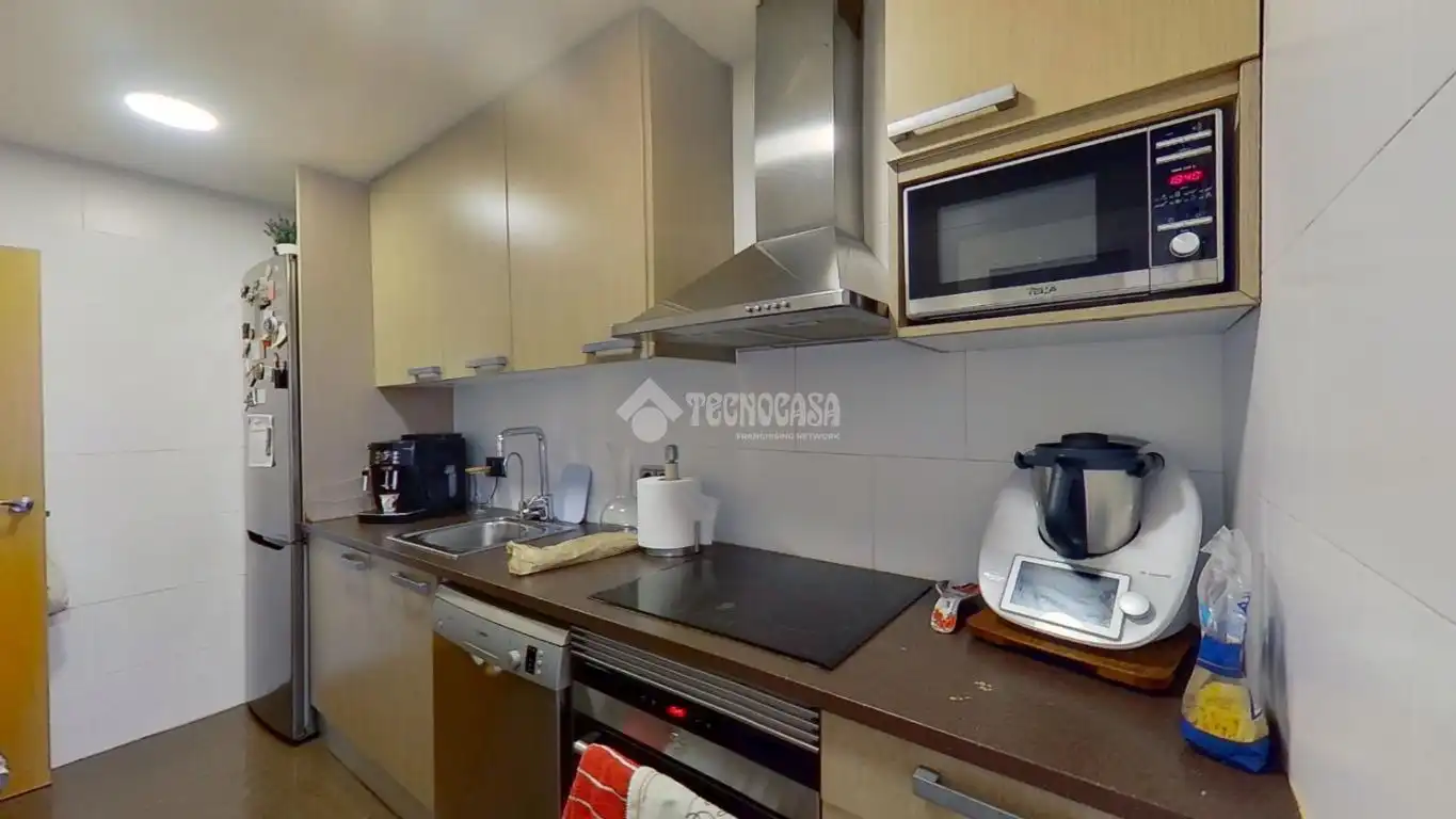 Kitchen of Flat for sale in Barberà del Vallès  with Air Conditioner, Heating and Parquet flooring