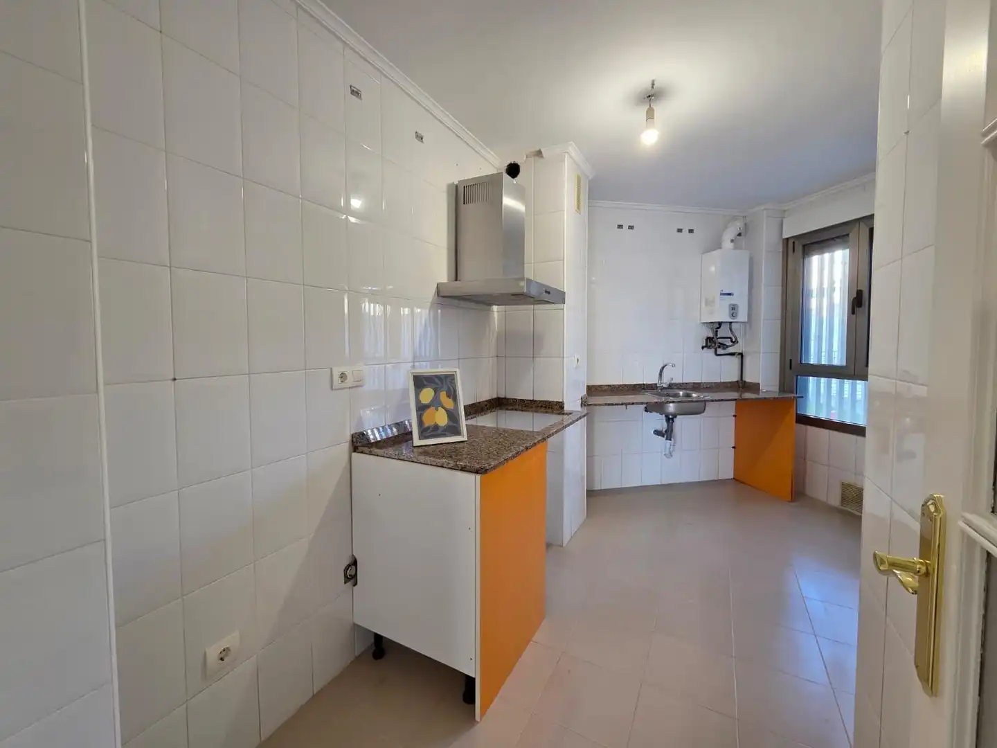 Küche von Wohnung zum Verkauf in Santander mit Heizung, Privatgarten und Parkett