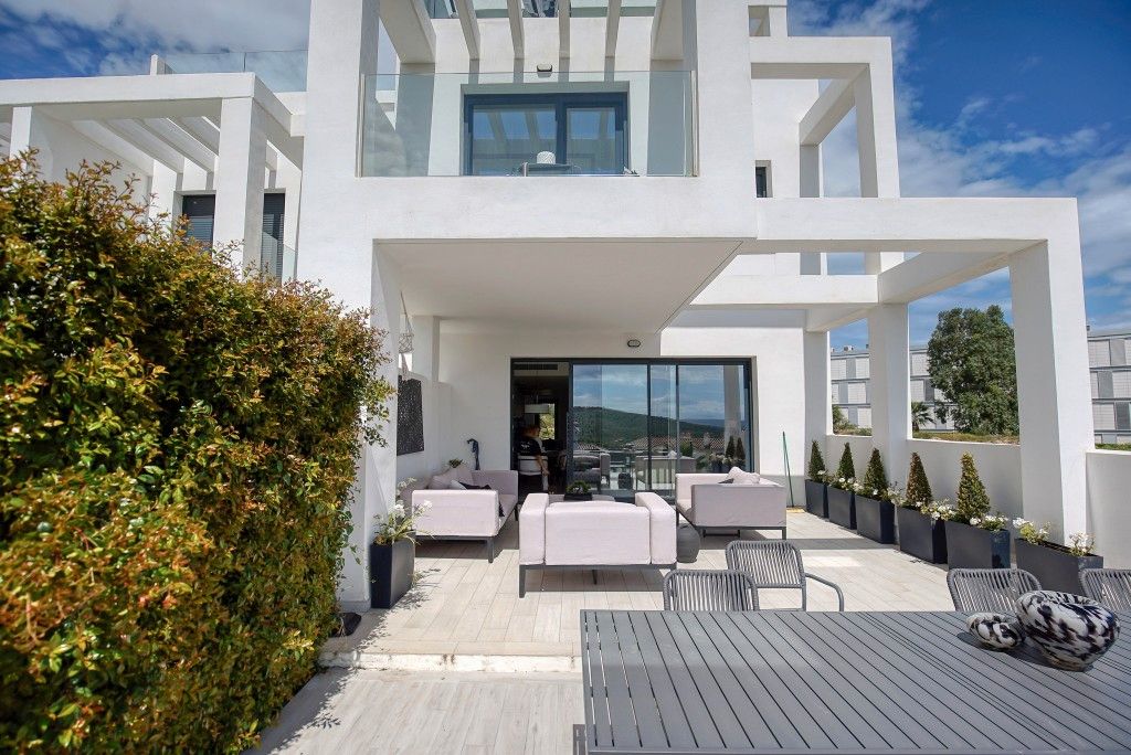 Terrassa de Dúplex en venda en Manilva amb Jardí privat, Moblat i Piscina comunitària