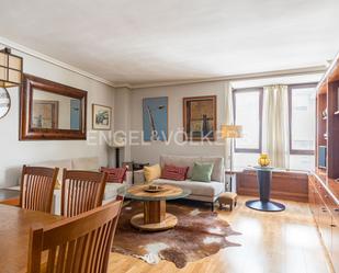 Sala d'estar de Apartament en venda en  Madrid Capital amb Aire condicionat, Calefacció i Terrassa