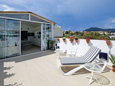 Àtic amb piscina en venda a Nueva Andalucía