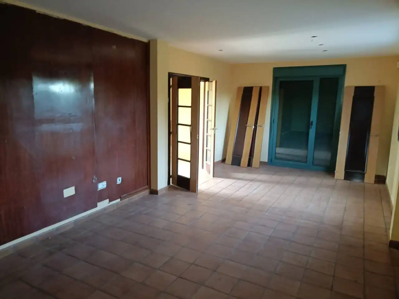 Terraced house with pool for sale in Calle Almendros, imagen 3