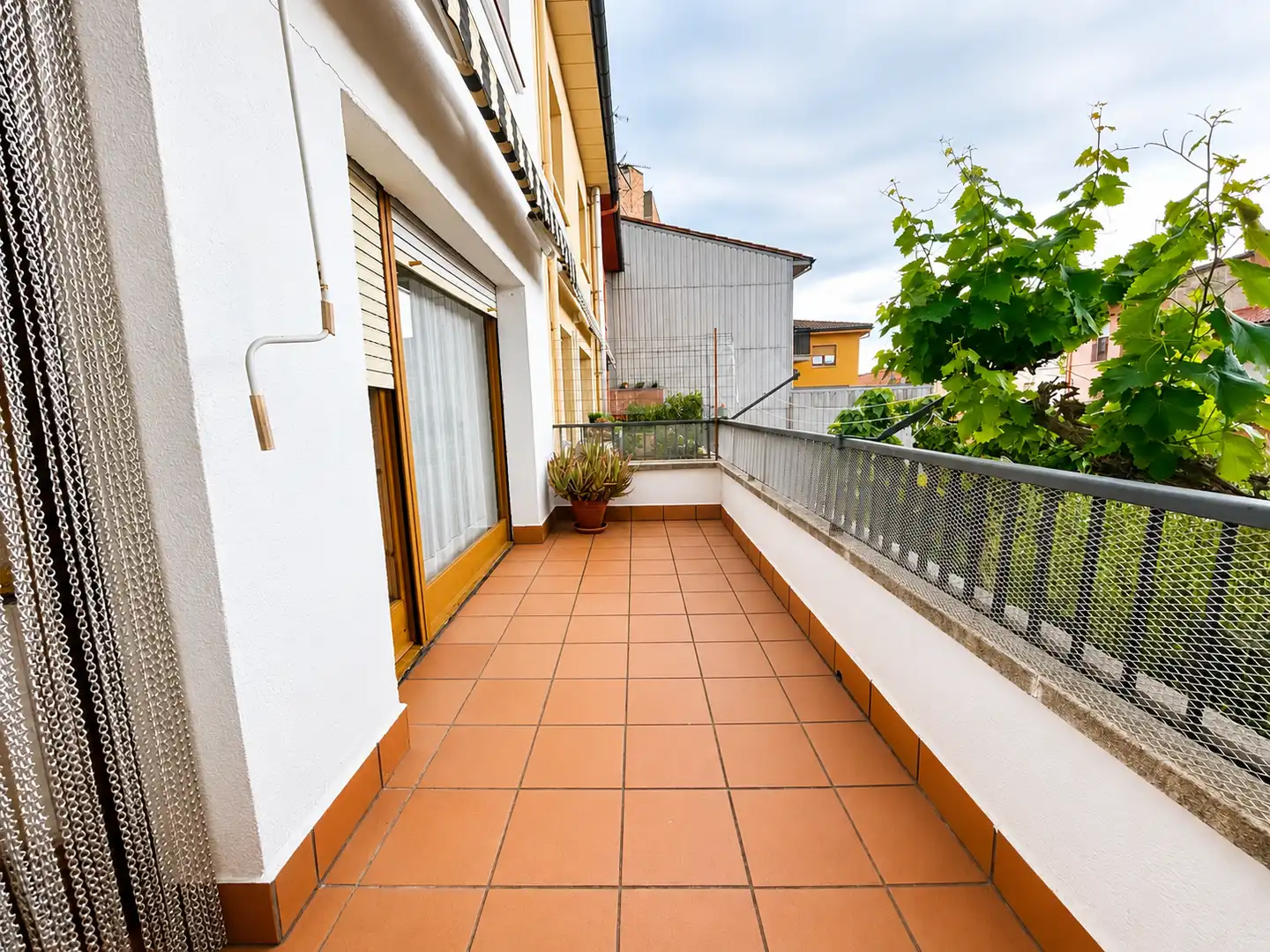 Terraza de Casa adosada en venta en Manlleu con Calefacción, Jardín privado y Terraza