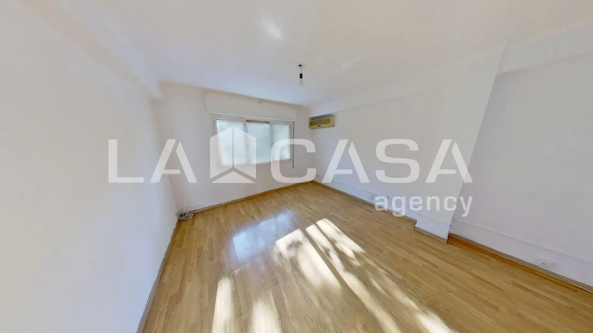 Wohnung zum Verkauf in  Barcelona Capital mit Balkon