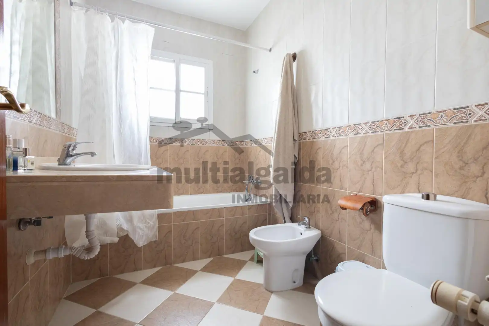 Bany de Casa o xalet en venda en Sanlúcar de Barrameda amb Jardí privat, Terrassa i Traster