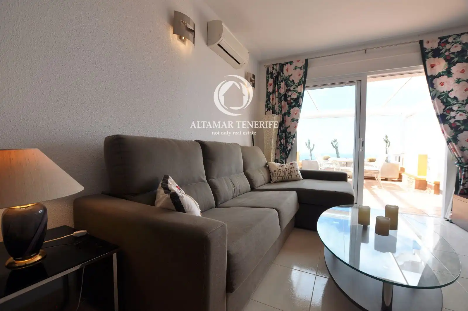 Sala d'estar de Apartament de lloguer en Adeje amb Terrassa, Traster i Piscina