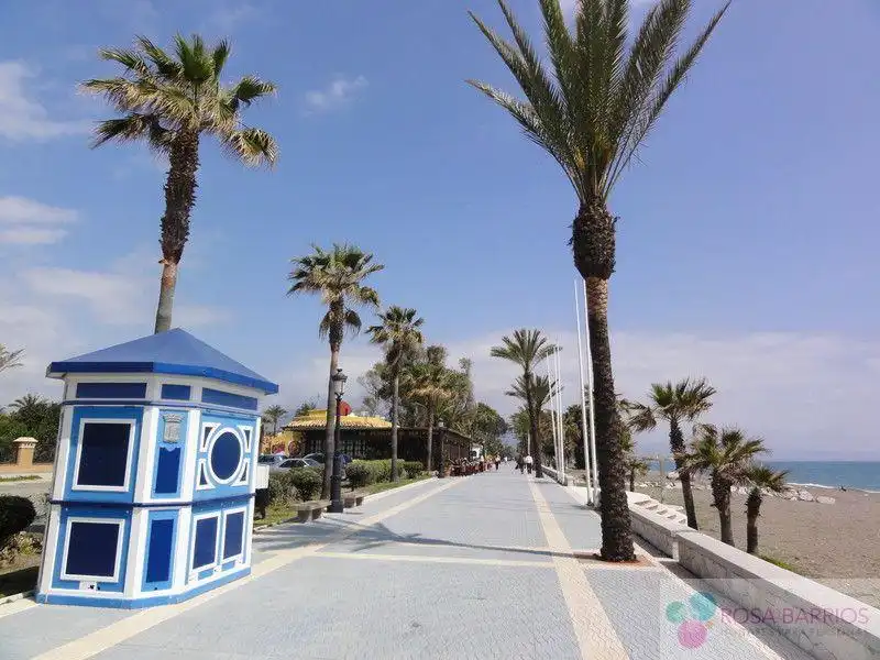 Vista exterior de Piso en venta en Marbella con Terraza, Trastero y Amueblado