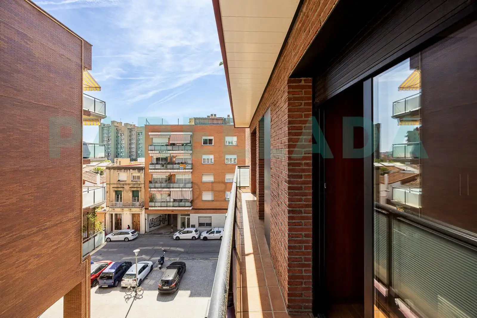 Vista exterior de Pis en venda en Badalona amb Calefacció, Parquet i Balcó