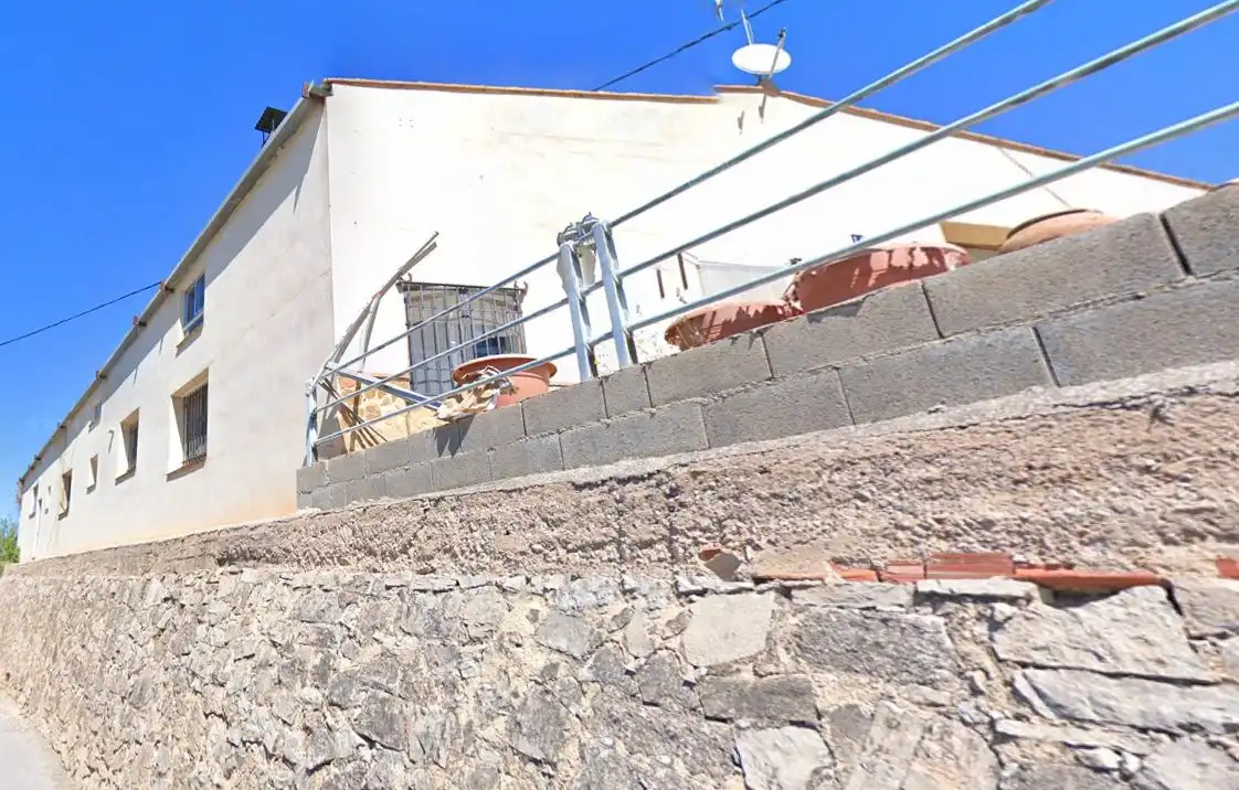 Vista exterior de Nave industrial en venta en Tuéjar