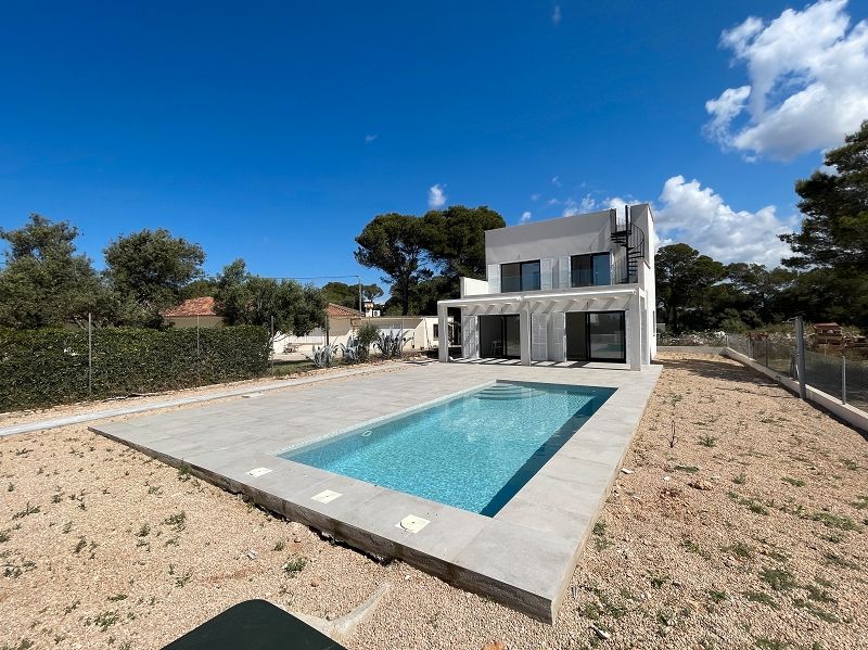Vista exterior de Casa o xalet en venda en Llucmajor amb Aire condicionat, Jardí privat i Terrassa