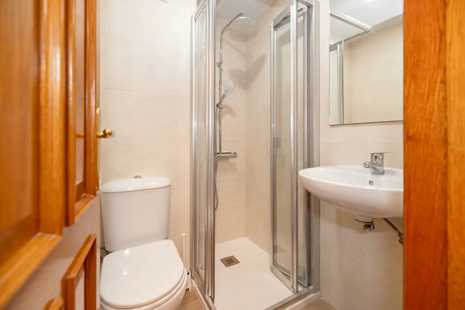 Baño de Piso en venta en Málaga con Amueblado, Balcón y Piscina comunitaria