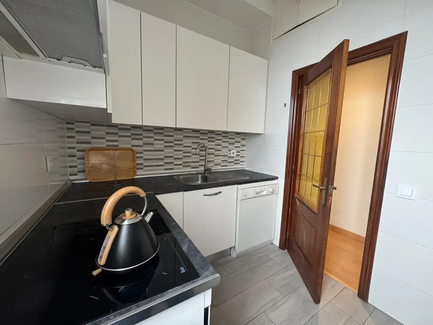Cocina de Piso en venta en Madrid con Calefacción, TV y Balcón