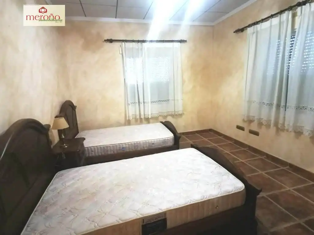 Schlafzimmer von Fabrikhallen zum Verkauf in Elche / Elx