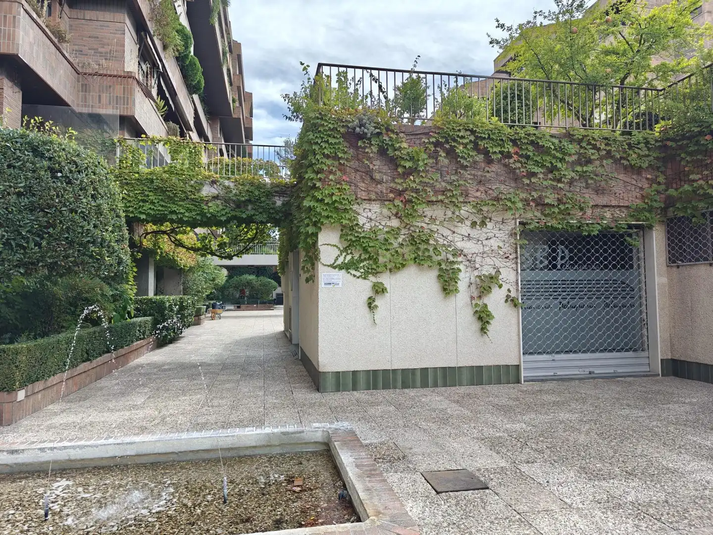 Vista exterior de Local de alquiler en Granada