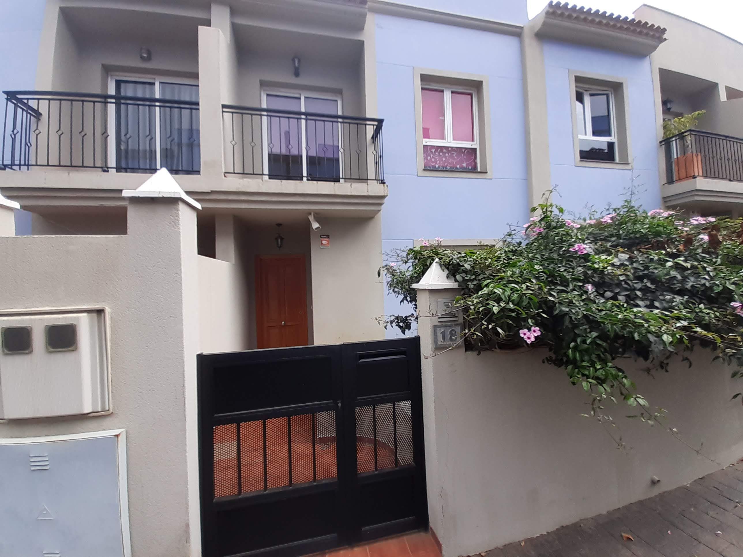Vista exterior de Casa adosada en venda en Los Realejos amb Terrassa, Traster i Balcó