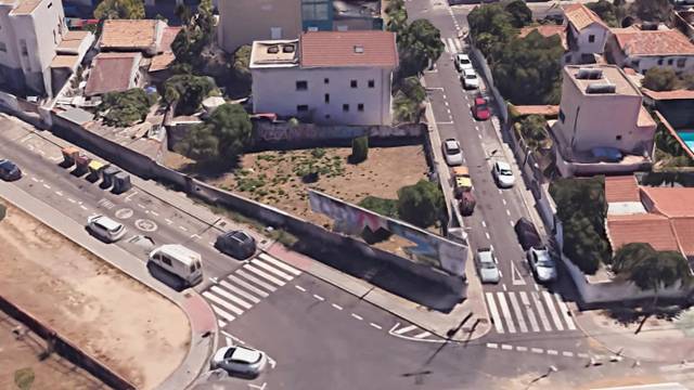 Terreno residencial en Venta en C. de Milán en Canillas