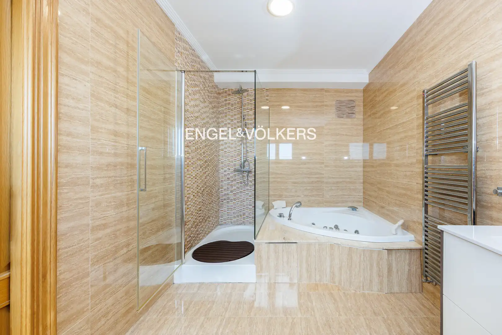 Baño de Casa o chalet en venta en Nigrán con Calefacción, Jardín privado y Piscina