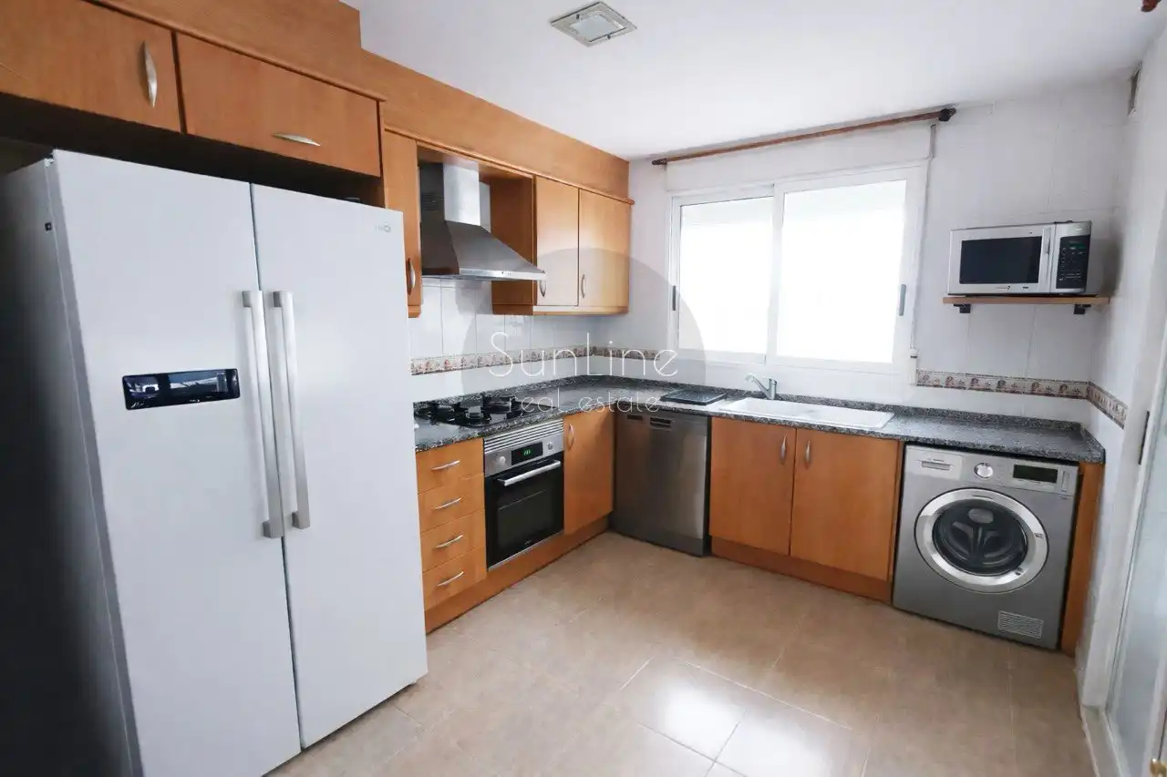Kitchen of Houses for sale in La Pobla de Vallbona  with Air Conditioner, Private garden and Terrace