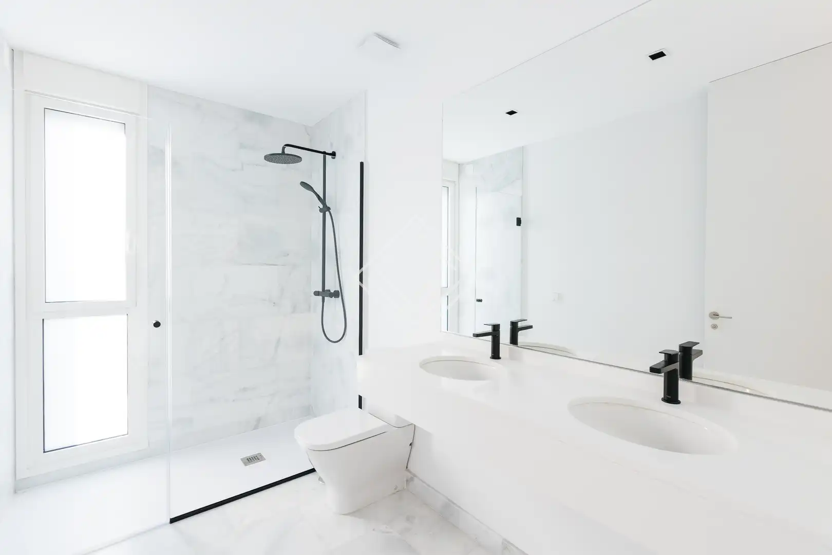 Baño de Dúplex en venta en Madrid con Aire acondicionado, Terraza y Trastero