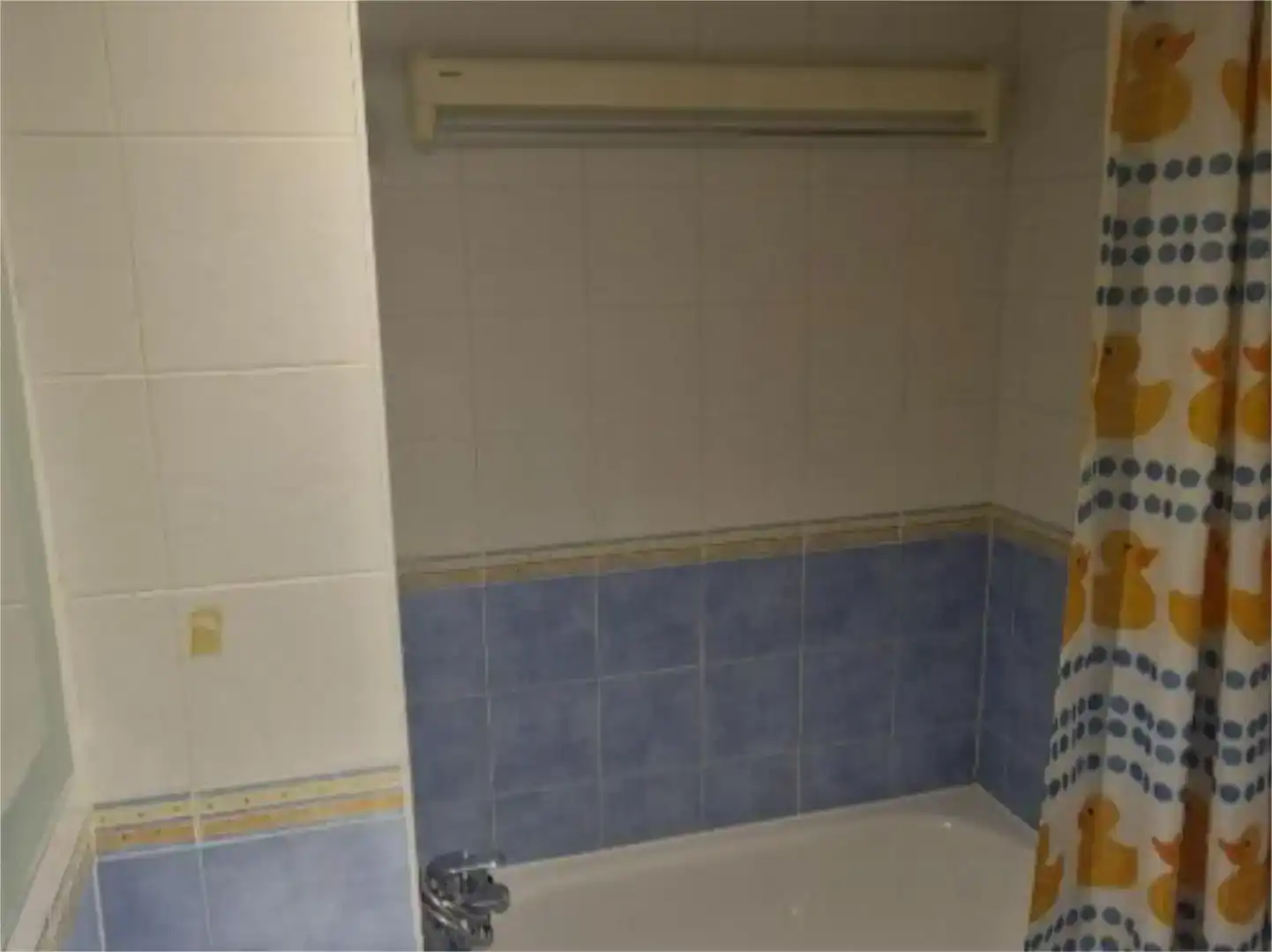 Badezimmer von Wohnung zur Miete in  Madrid Capital mit Schwimmbad