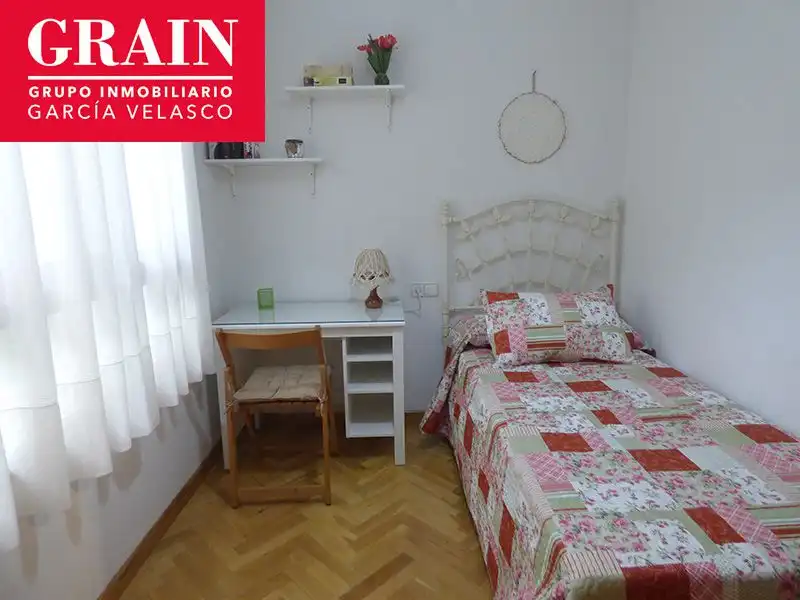 Dormitori de Apartament de lloguer en Albacete amb Aire condicionat, Calefacció i Parquet