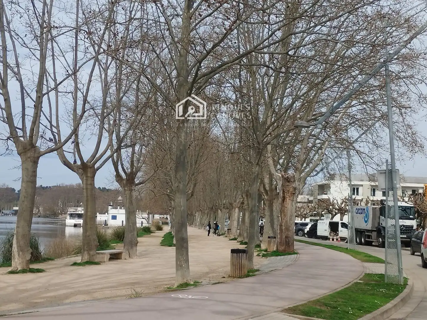 Vista exterior de Casa o xalet en venda en Banyoles amb Calefacció, Terrassa i Traster