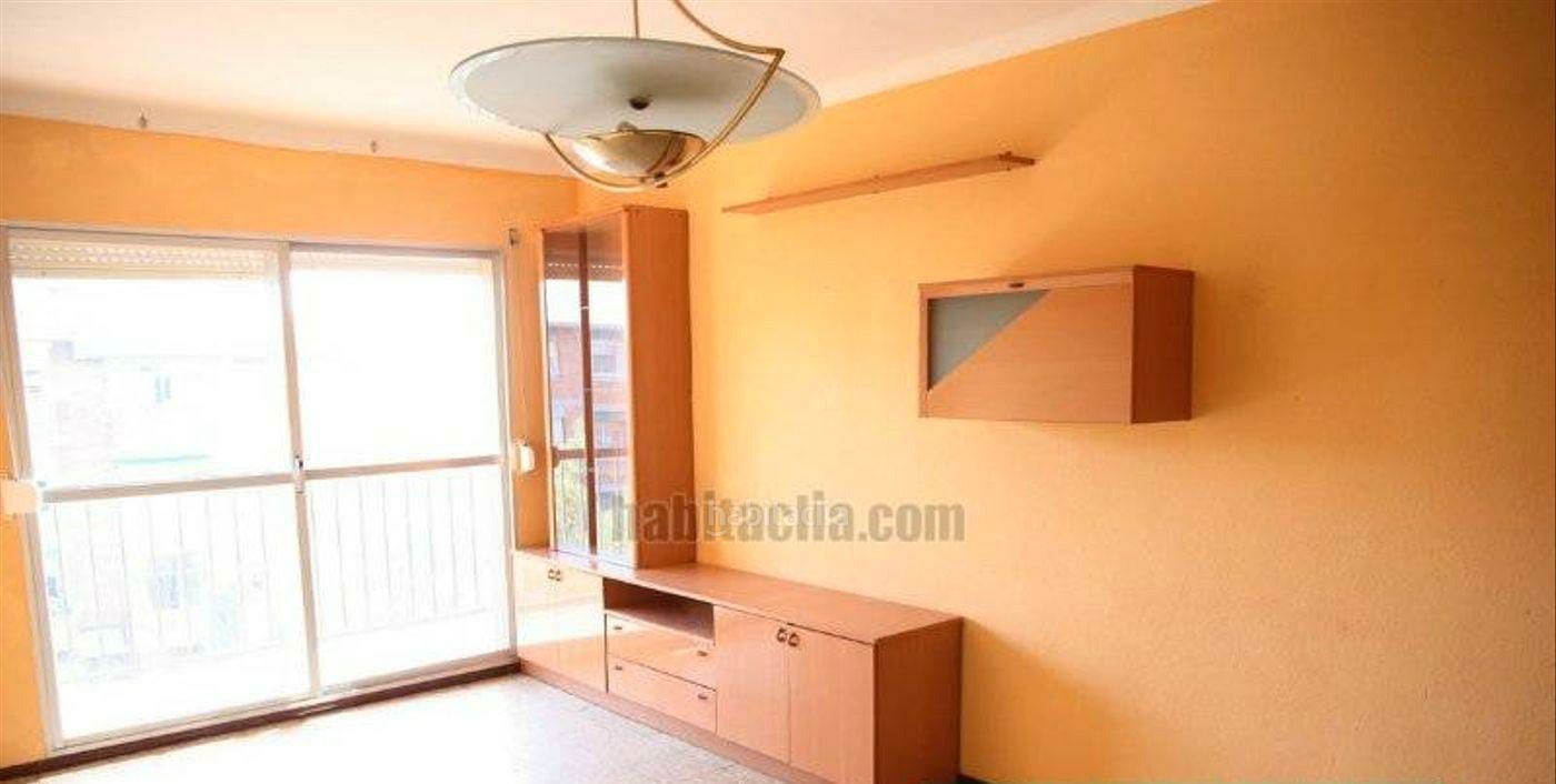 Pis en venda a Carrer d'Olot, Les Arenes - La Grípia  Can Montllor, Nord-est