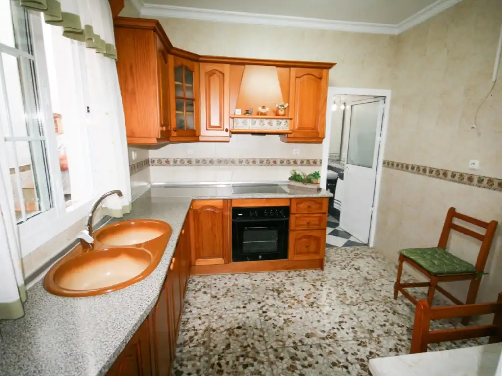 Küche von Einfamilien-Reihenhaus zum Verkauf in Coín