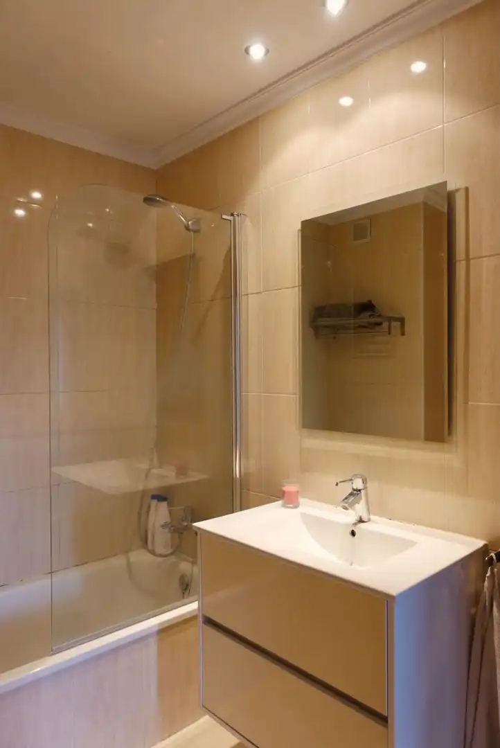 Baño de Piso en venta en Laredo con Calefacción