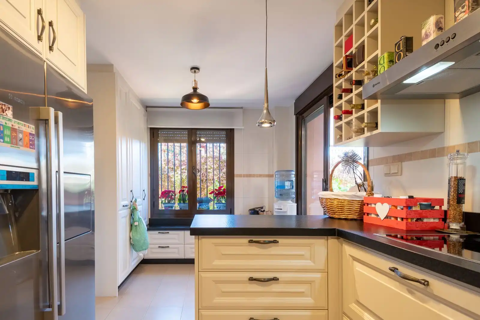 Cocina de Casa adosada en venta en Estepona con Aire acondicionado, Amueblado y Horno