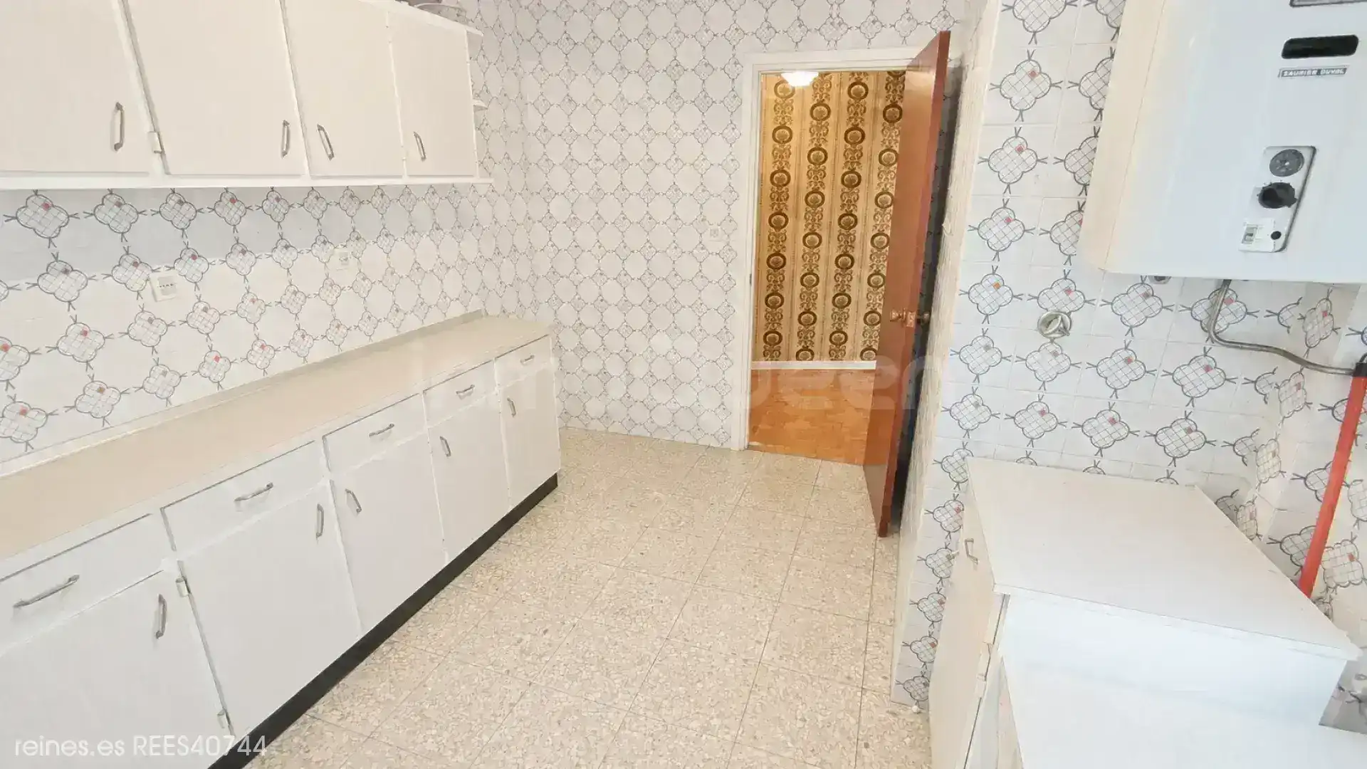 Cocina de Piso en venta en Torrelavega  con Calefacción, Terraza y Amueblado