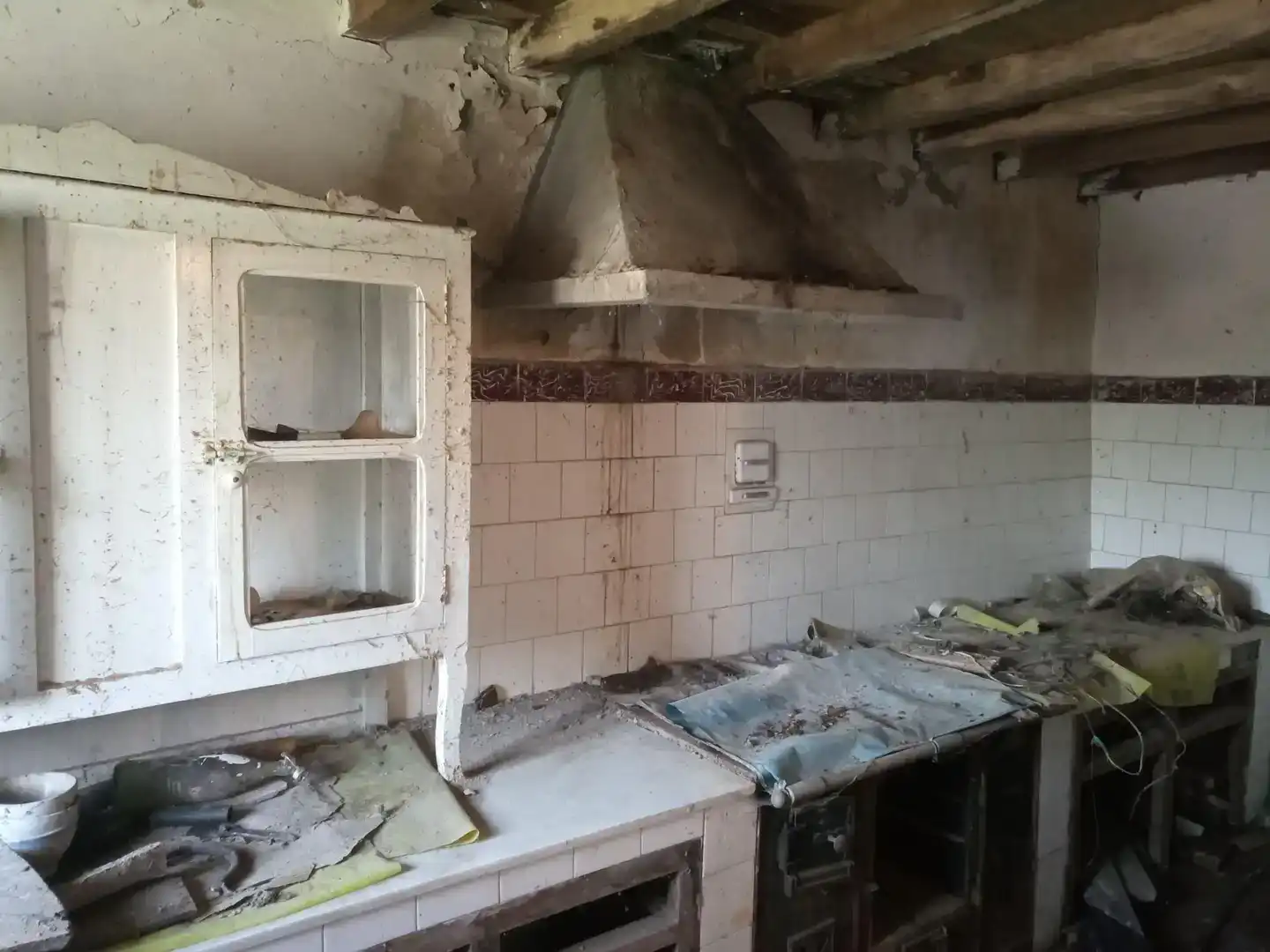 Cuina de Pis en venda en Monfero amb Jardí privat, Traster i Forn