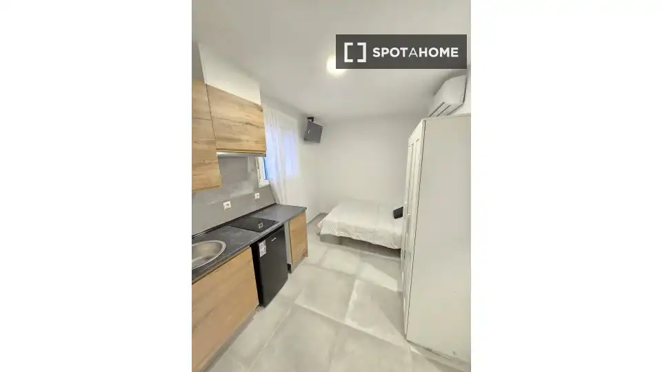 Habitación de Piso de alquiler en Madrid con Aire acondicionado, Calefacción y Amueblado