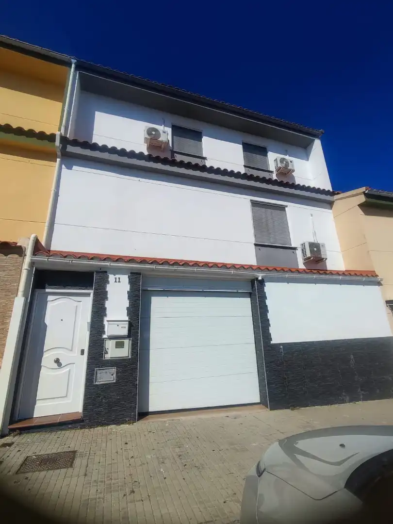 Exterior view of Houses for sale in Plasencia  with Air Conditioner and Furnished