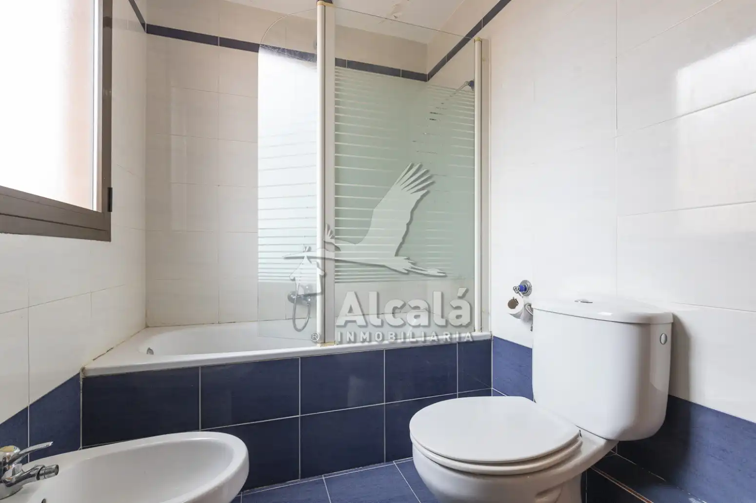 Baño de Ático en venta en Alcalá de Henares con Aire acondicionado, Calefacción y Terraza