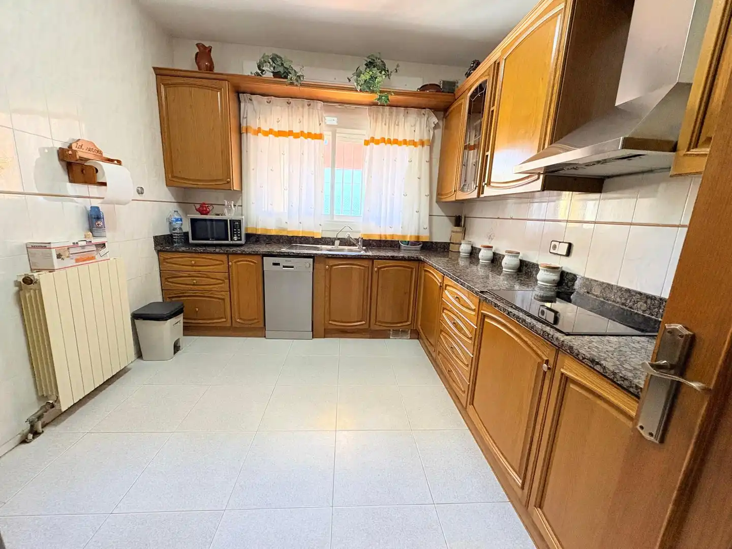 Cocina de Casa o chalet en venta en Pallejà con Aire acondicionado, Calefacción y Jardín privado