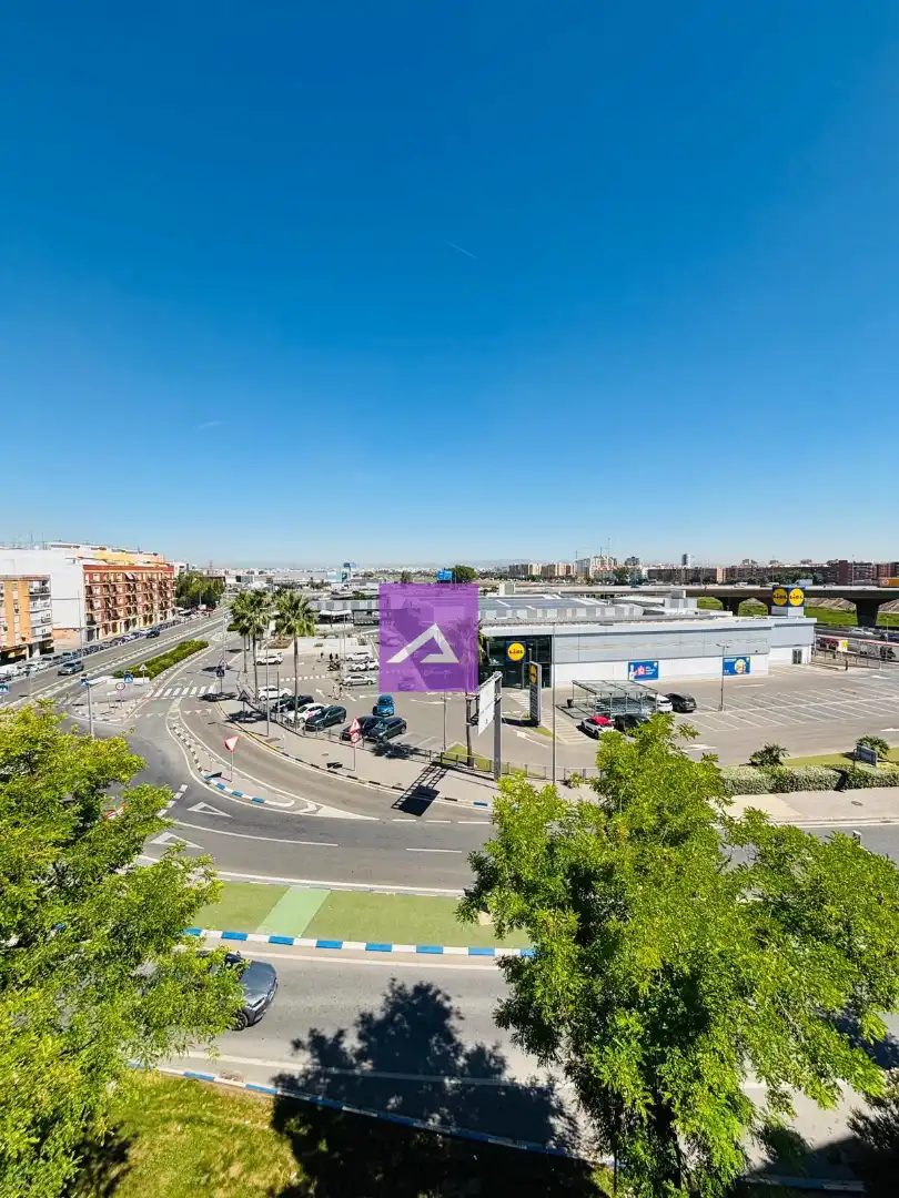 Vista exterior de Piso en venta en Xirivella con Aire acondicionado