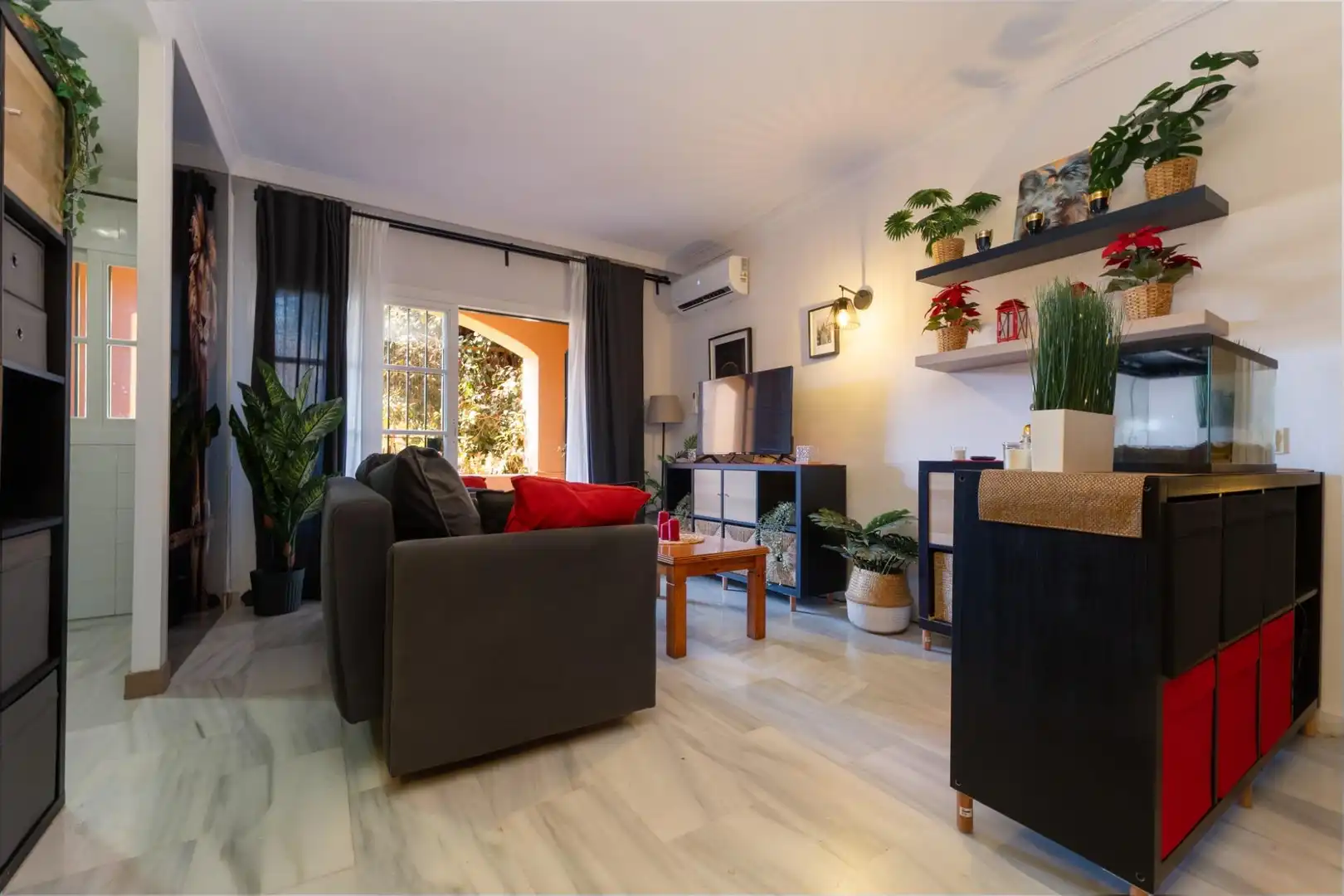 Apartamento con piscina en venta en Riviera del Sol, imagen 3