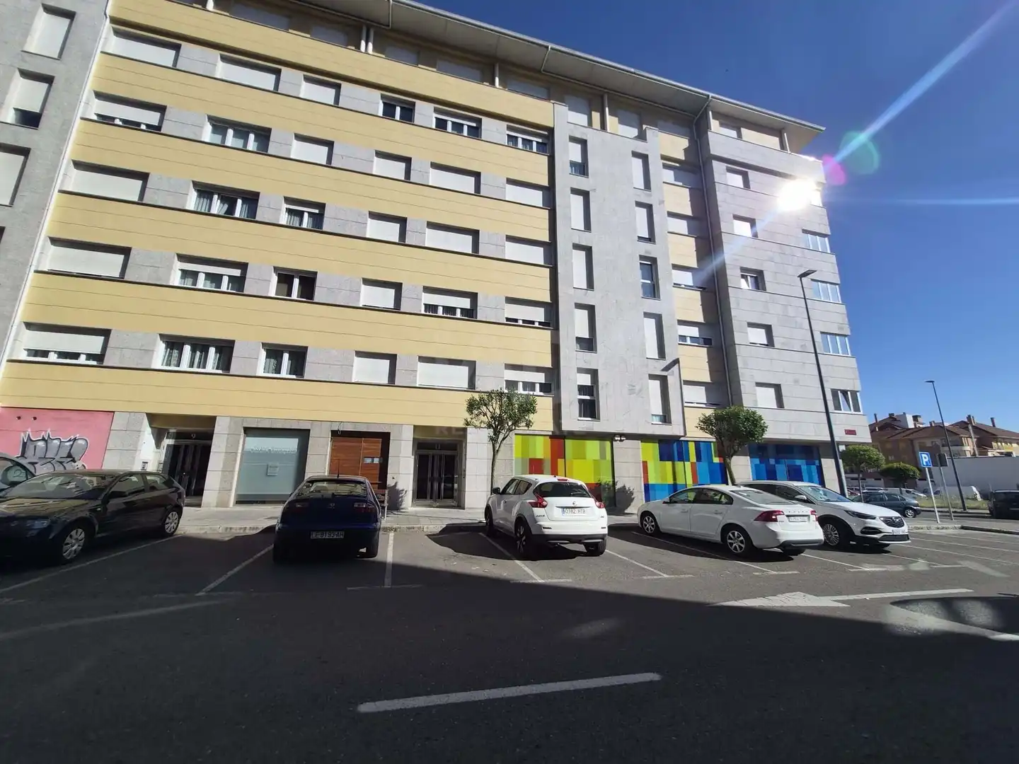 Vista exterior de Pis de lloguer en León Capital  amb Calefacció i Terrassa